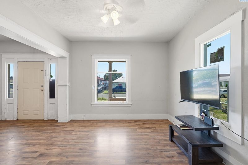 307 W Bonneville St, Pasco, WA 99301