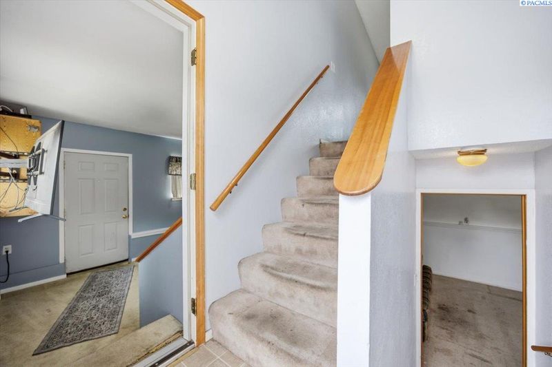 3326 W 23rd Ave, Kennewick, WA 99337