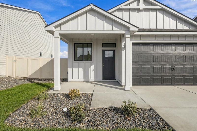 1418 Lena Ave, Benton City, WA 99320