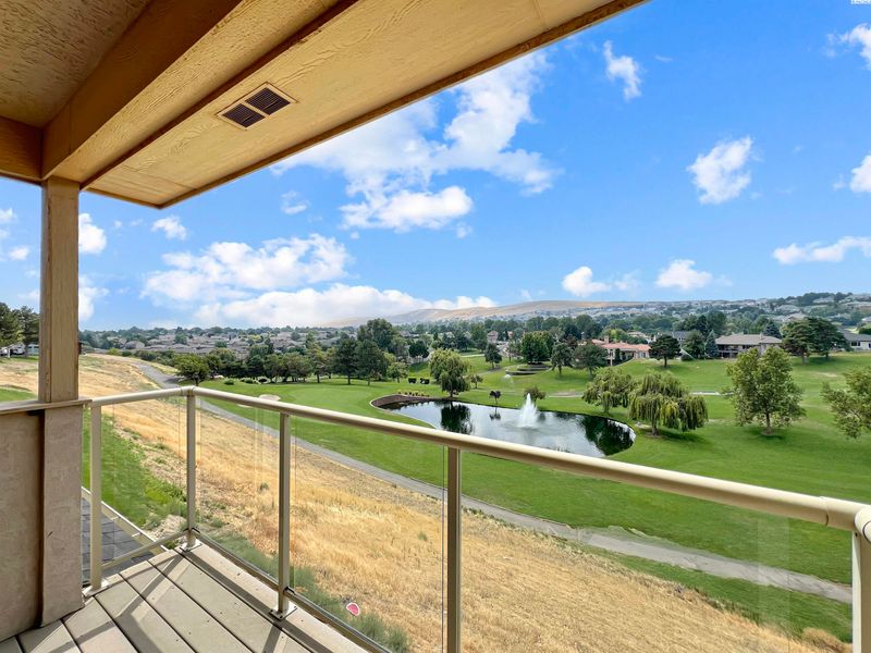 3710 W Canyon Lakes Dr #D101, Kennewick, WA 99337