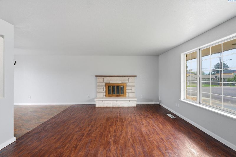 1828 W 19th Ave, Kennewick, WA 99337