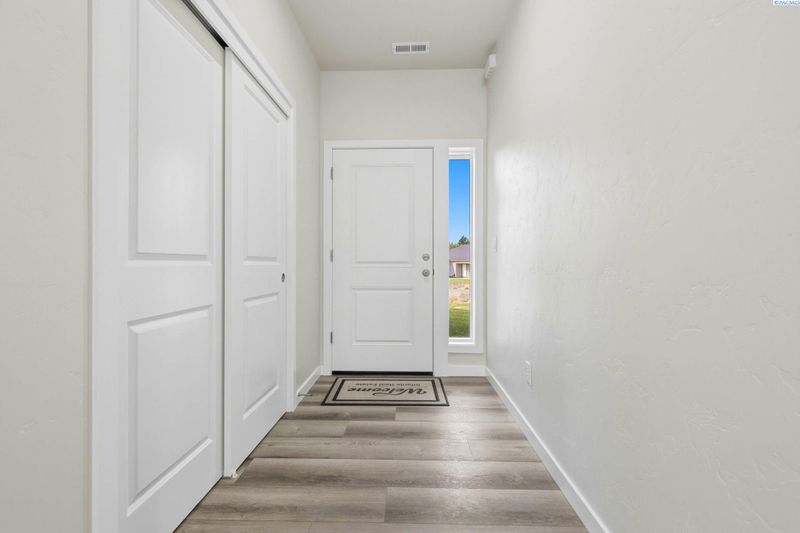 2119 S Elm Pl, Kennewick, WA 99337