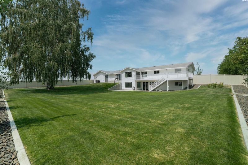 1181 W Sagemoor, Pasco, WA 99301
