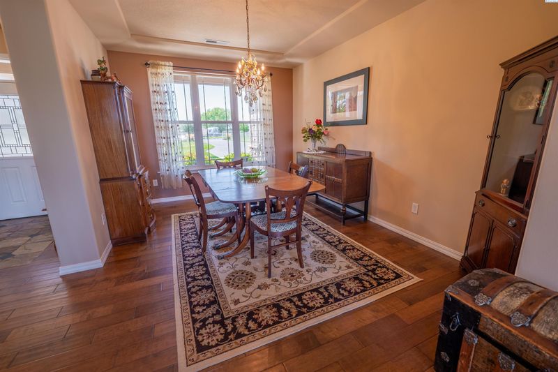 12115 Paige Ln, Prosser, WA 99350