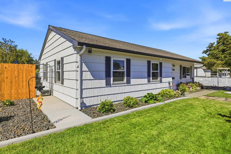 2006 Tinkle St, Richland, WA 99354
