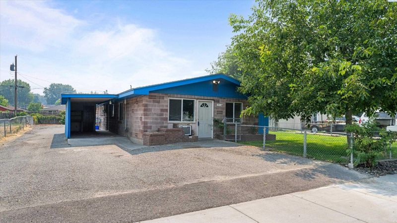 1711 W 5th Ave, Kennewick, WA 99336