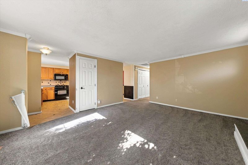 417 S Tweedt Pl, Kennewick, WA 99336