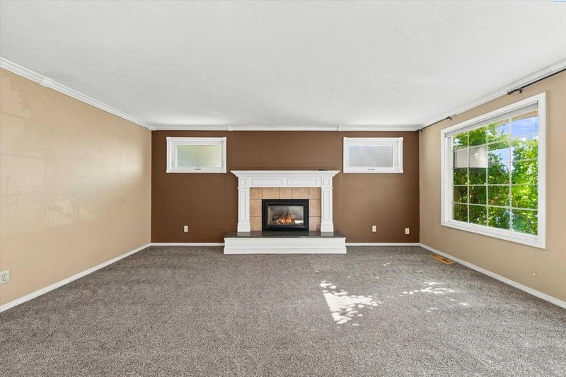 417 S Tweedt Pl, Kennewick, WA 99336