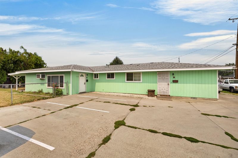 1808 N 20th Ave, Pasco, WA 99301