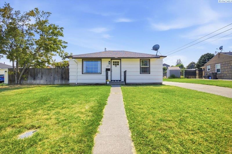 2211 W 5th Ave, Kennewick, WA 99336