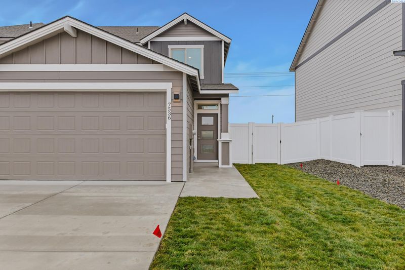 7536 Grapevine Ct, West Richland, WA 99353