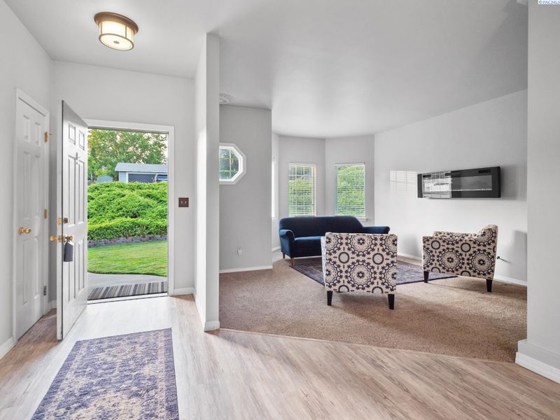 4010 Meadow Beauty Dr, Pasco, WA 99301