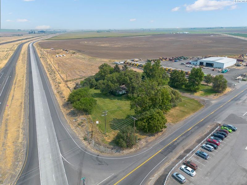 51 Crestloch Rd, Pasco, WA 99301