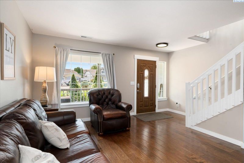 3309 S Buntin St, Kennewick, WA 99337
