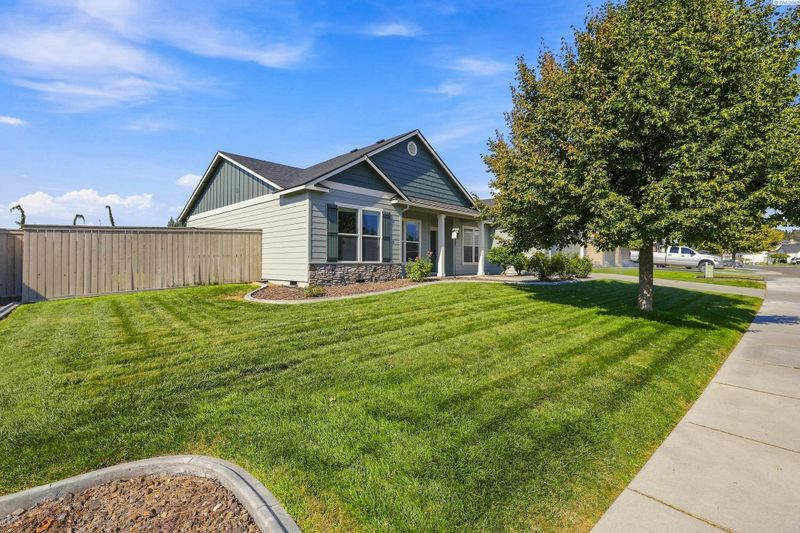 4412 Meadow View Dr, Pasco, WA 99301