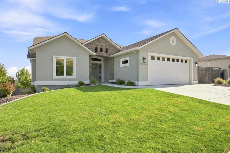2240 W 51st Ave, Kennewick, WA 99337