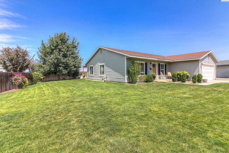 120 SW Malibu Dr, Prosser, WA 99350
