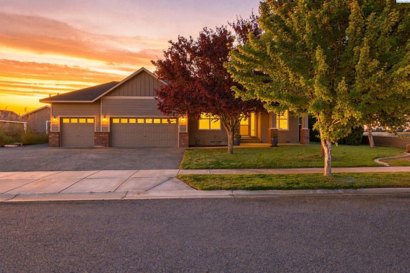 4214 Road 105, Pasco, WA 99301