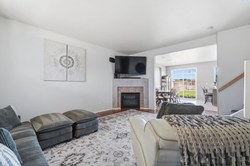 9819 Mustang Dr, Pasco, WA 99301