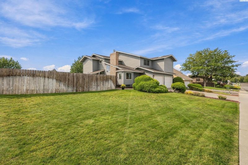 4214 Desert Pl, Pasco, WA 99301