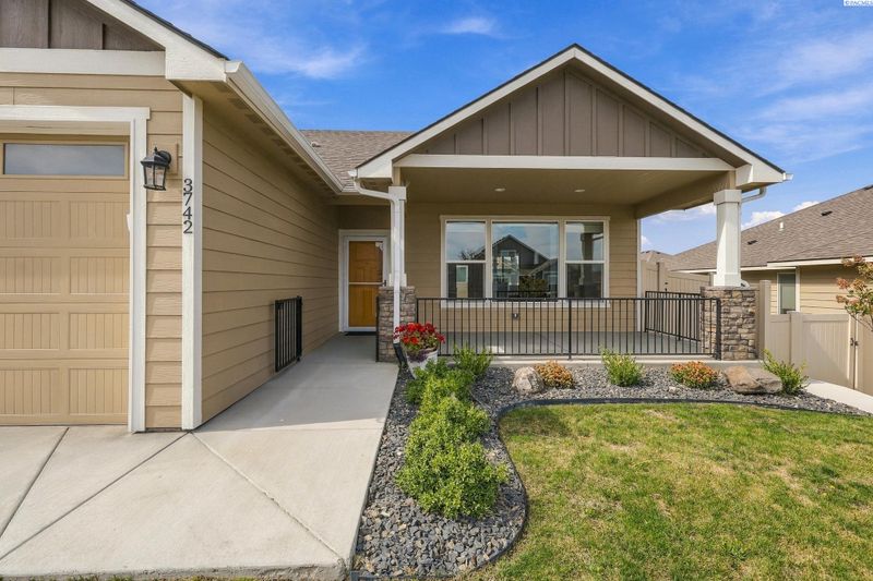 3742 S Van Buren Pl, Kennewick, WA 99338