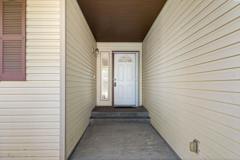 4011 Hayden Ln, Pasco, WA 99301