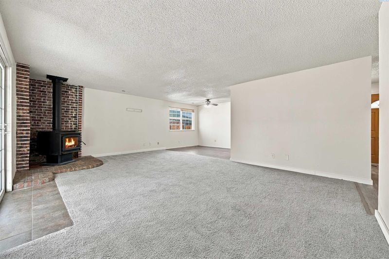 316 S Neel St, Kennewick, WA 99336-4237