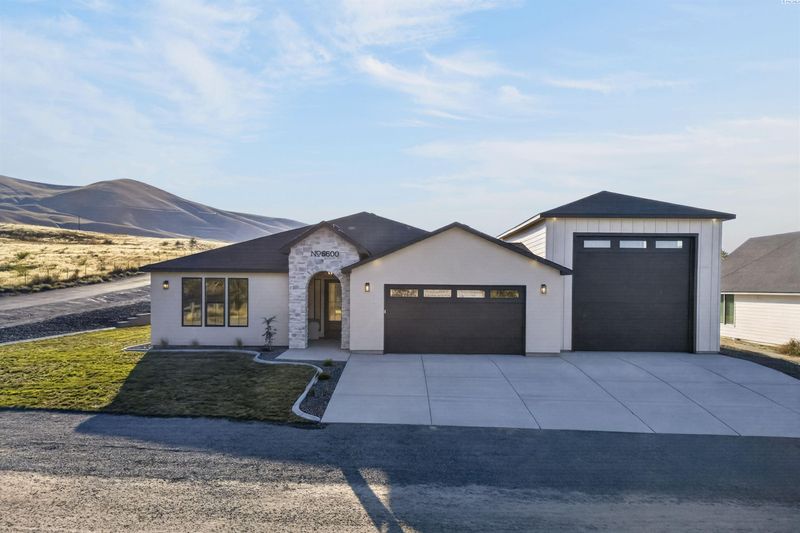 6600 E 2nd St, Benton City, WA 99320-9932