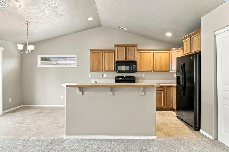 9358 W 8th Pl, Kennewick, WA 99336
