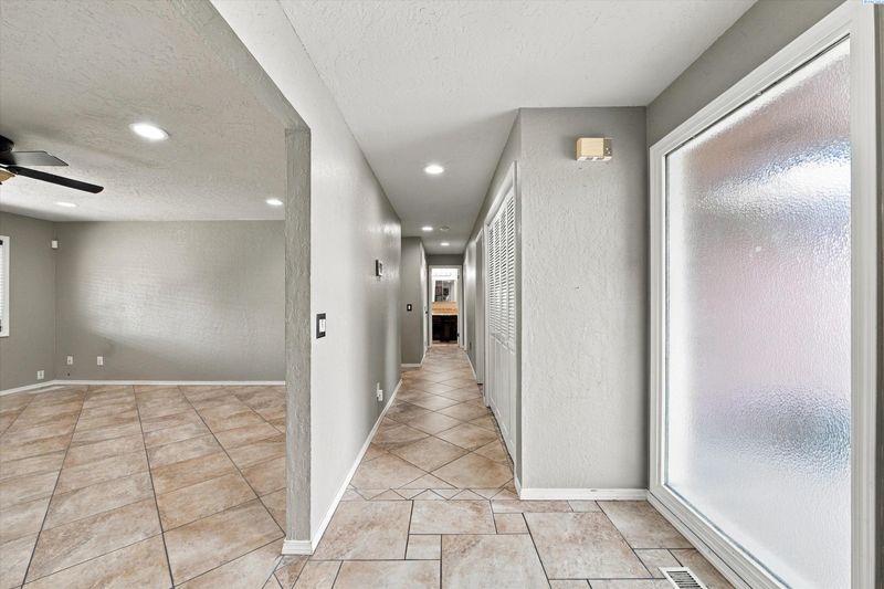 3008 W Ella St, Pasco, WA 99301