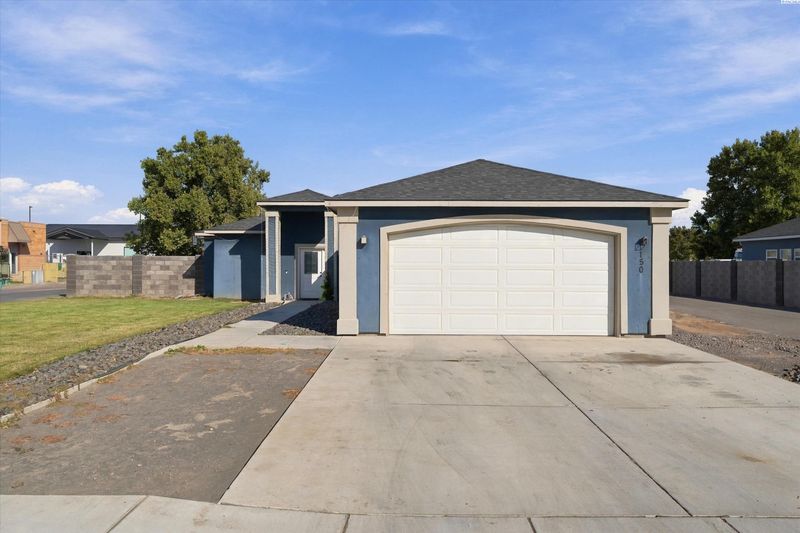 150 E Fir St, Connell, WA 99326