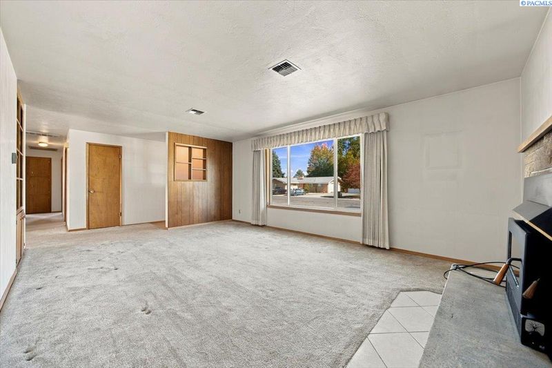 520 Road 37, Pasco, WA 99301