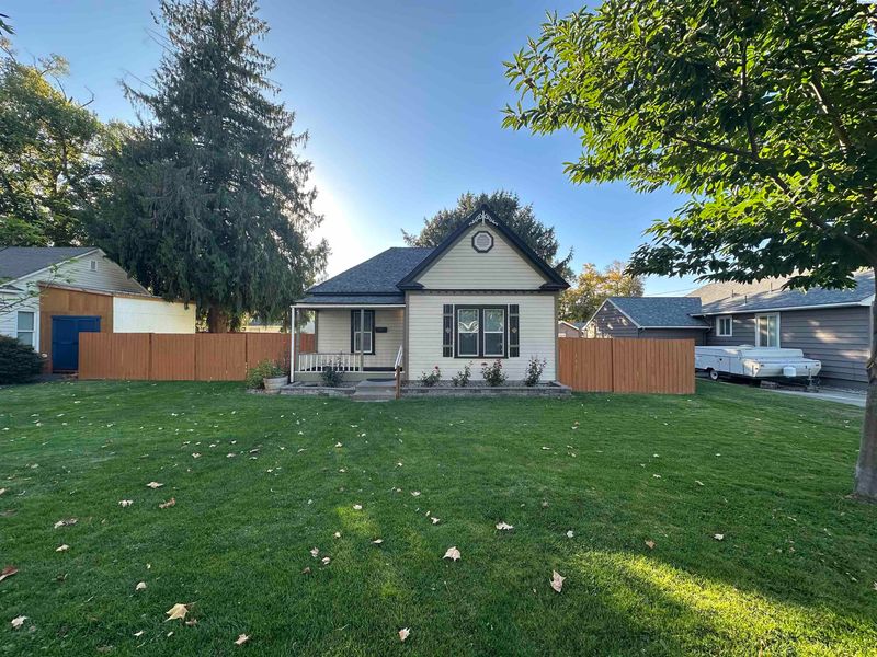 711 Main St, Prosser, WA 99350