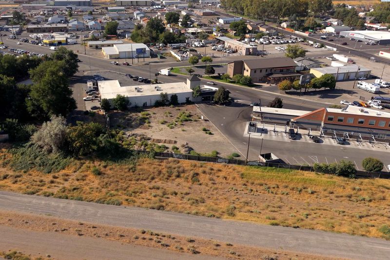 627 N Everett St, Kennewick, WA 99336