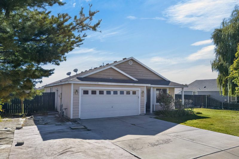 9404 Percheron Dr, Pasco, WA 99301