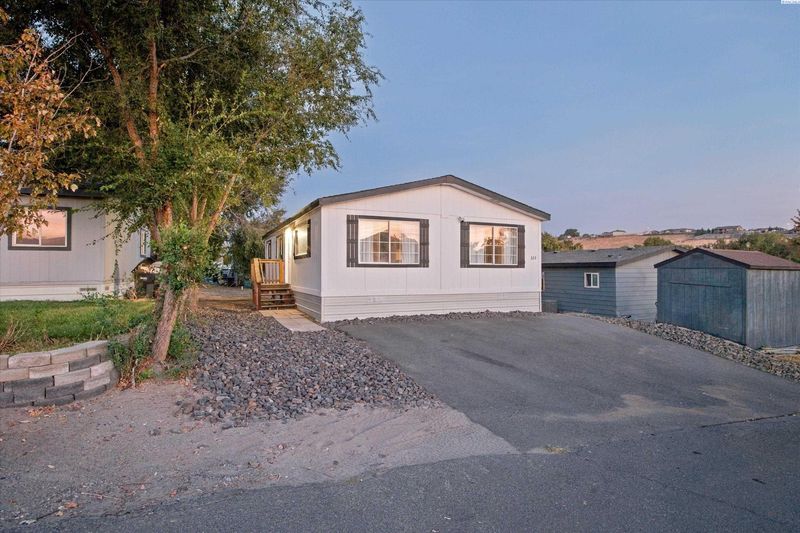 332 Buckwheat Ct, West Richland, WA 99353