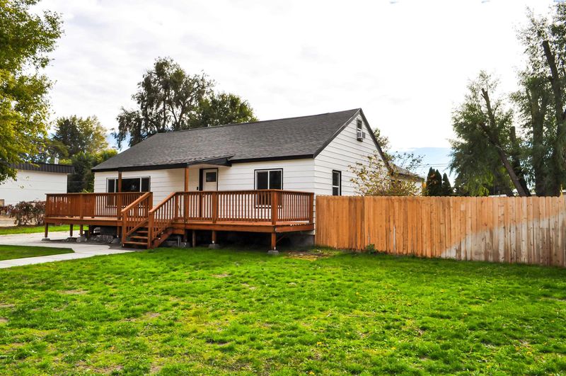 1623 W 1st Ave, Kennewick, WA 99336