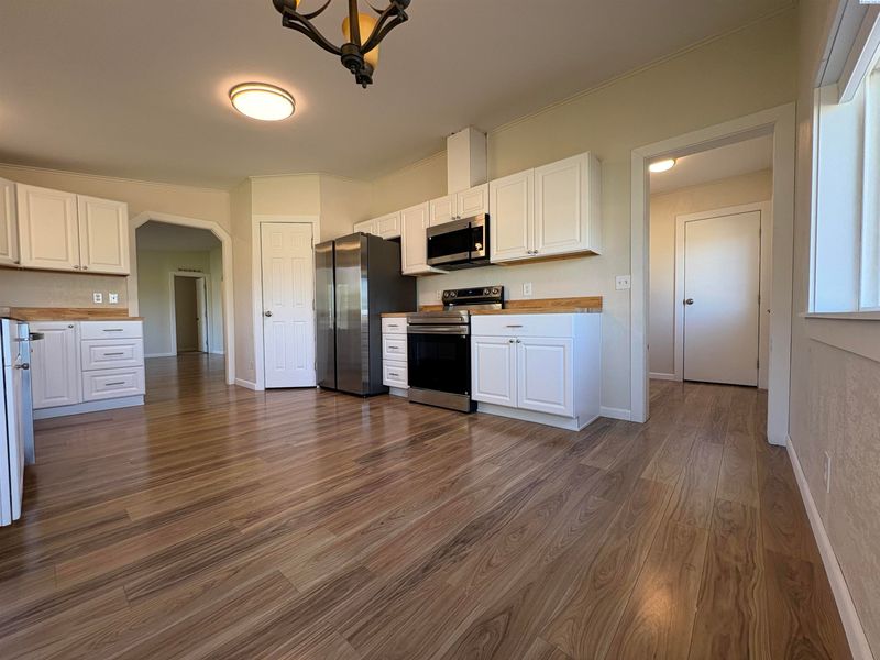 28504 S Haney Rd, Kennewick, WA 99337