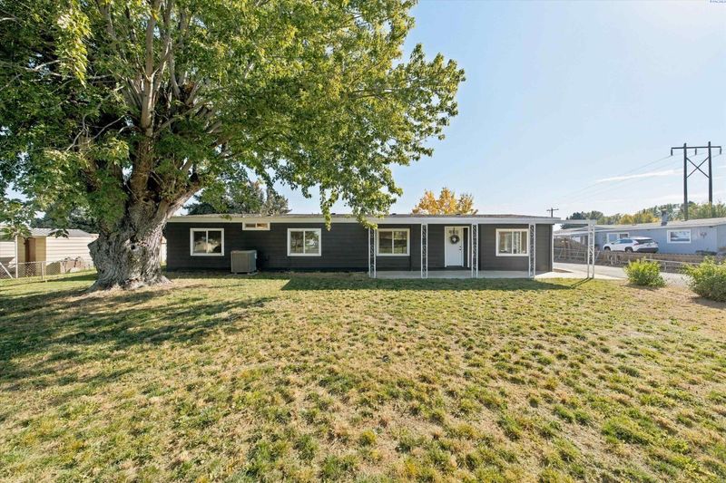 2201 S Keller St, Kennewick, WA 99337