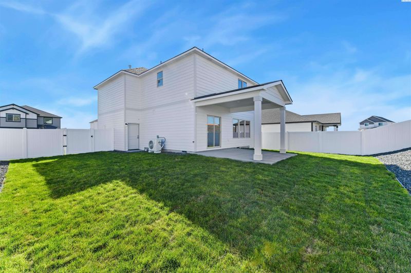 734 Honeylicious St, Richland, WA 99352