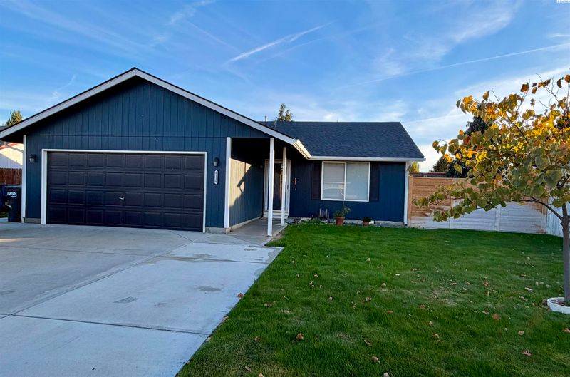 6116 Fenway Dr, Pasco, WA 99301-2496