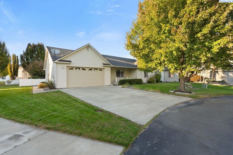 5 Daisy Ct, Pasco, WA 99301