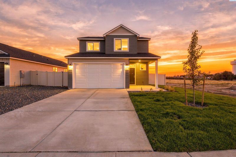 1416 Lena Ave, Benton City, WA 99320