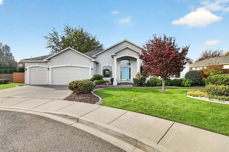2901 W 39th Ct, Kennewick, WA 99337