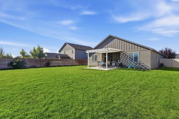 6205 Rockrose Ln, Pasco, WA 99301-5696