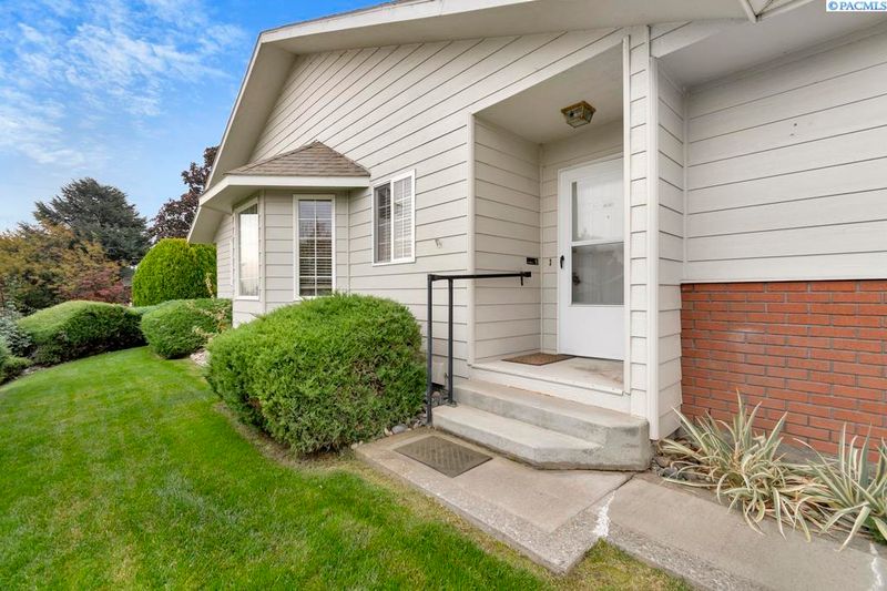 3001 S Neel Pl, Kennewick, WA 99337