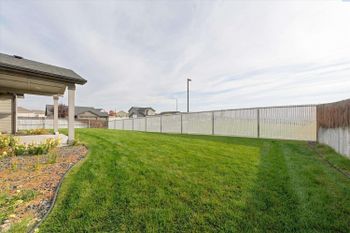 8004 Cassiar Dr, Pasco, WA 99301