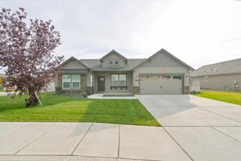 8004 Cassiar Dr, Pasco, WA 99301
