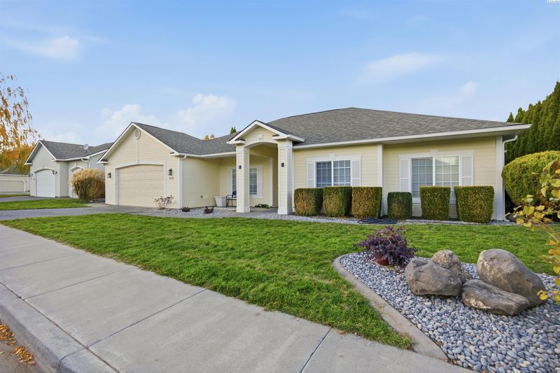 212 Thyme Cir, Richland, WA 99352