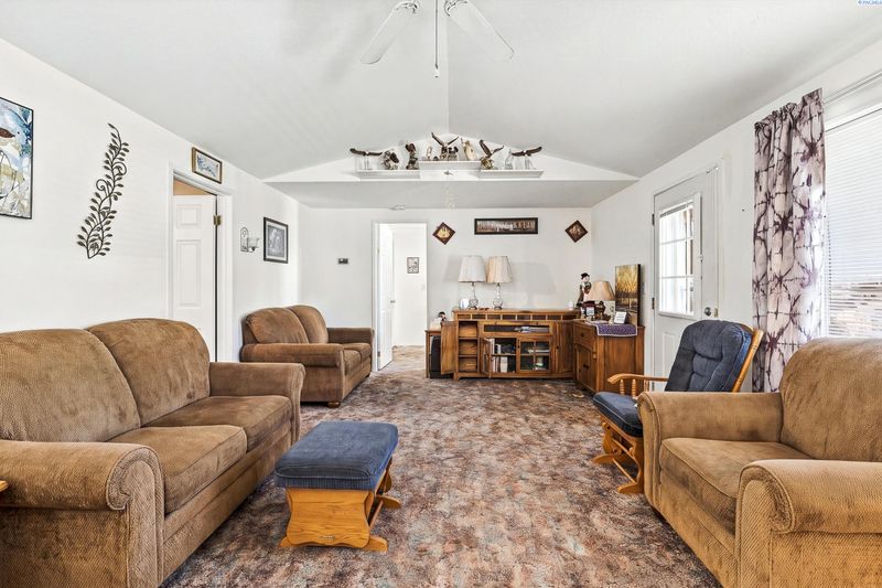 33604 N Sunset Rd, Benton City, WA 99320